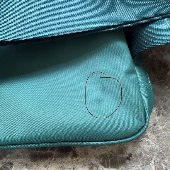 Lululemon Women’s Everywhere Belt Crossbody Bag 1L Green NWOT - Picture 11 of 12